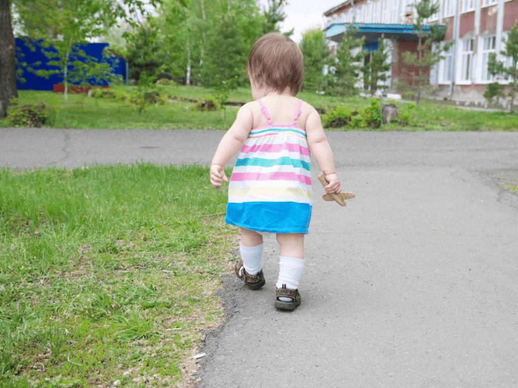 Child walking with a noticeable gait abnormality, evaluated by POBAR pediatric orthopedic specialists in Brandon.