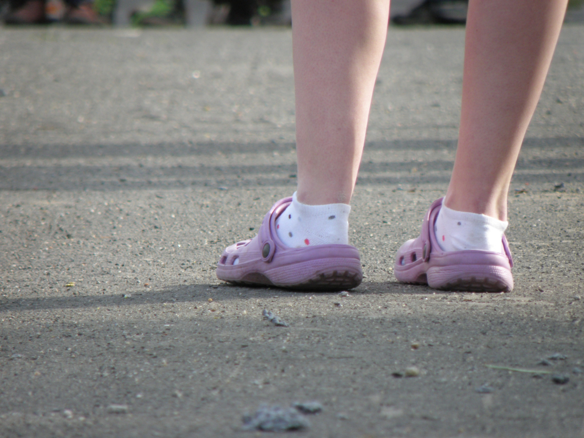 Pediatric orthopedic evaluation of a child's flat feet at POBAR in Brandon, FL